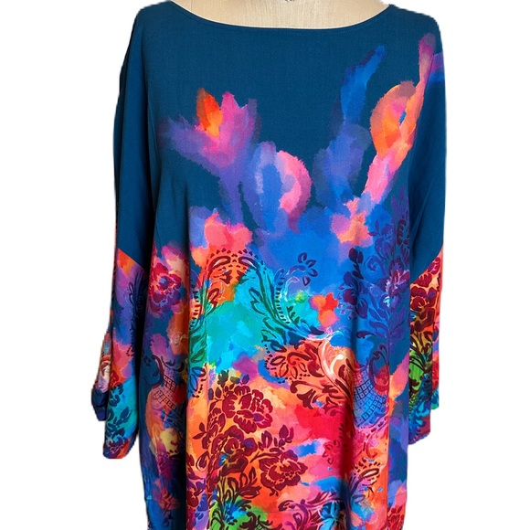 Soft Surroundings Top With Vibrant Colors. Size medium - Picture 1 of 8